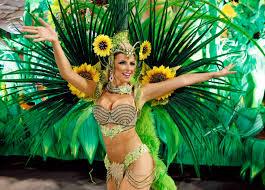 Туристы могут наслаждаться карнавалами на Карибах и в Южной Америке
