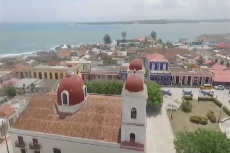 Куба: ярмарка в поисках удержать "бум" туризма 