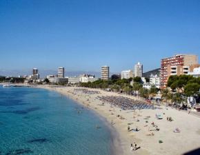 Испания планирует принять 25 миллионов туристов за полгода 