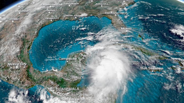 Ураган "Майкл" на Карибах с обильными дождями и сильным ветром