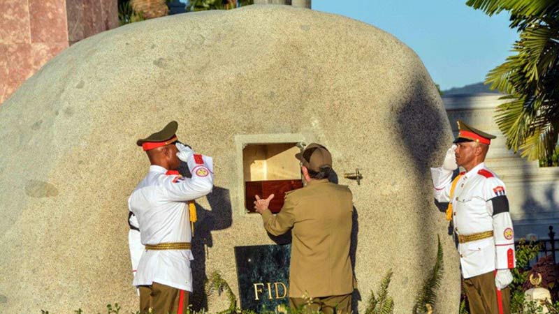 Останки Фиделя Кастро будут покоиться на кладбище Санта-Ифигения